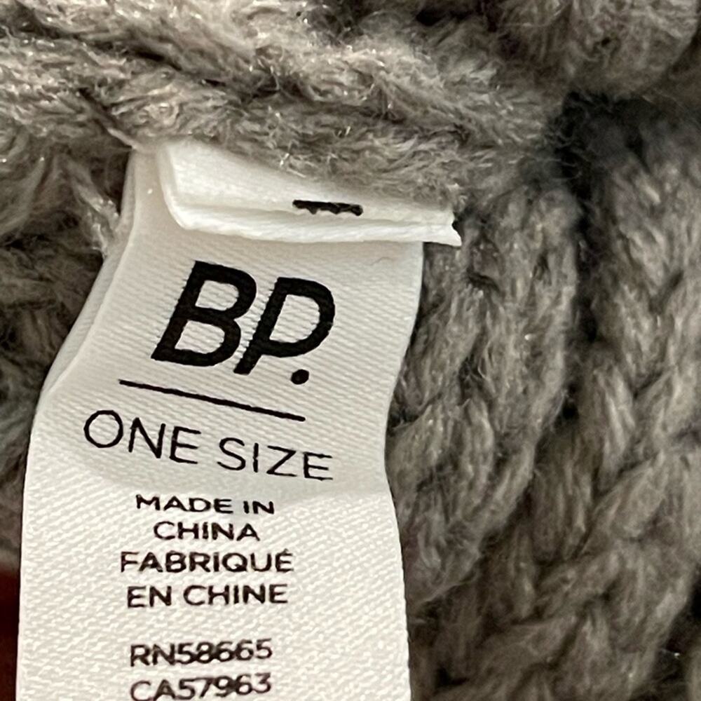 BP. NORDSTROM Interchangeable Pom Poms Beanie One Size - Picture 4 of 4